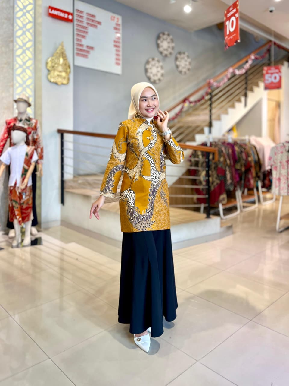 Gedung Butik Batik Smile Simongan Semarang